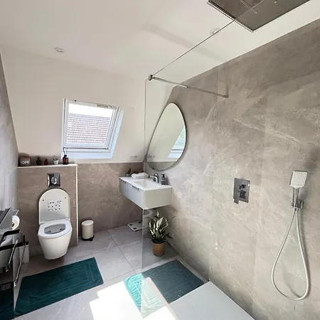 Soh Rent Piscine Proche Strasbourg Tv - Wifi - Parking Сasa de vacaciones