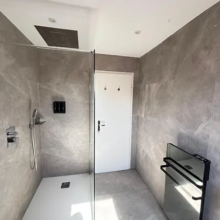 Hébergement de vacances Soh Rent Maison - Piscine Proche Strasbourg - Tv - Wifi - Parking Lampertheim